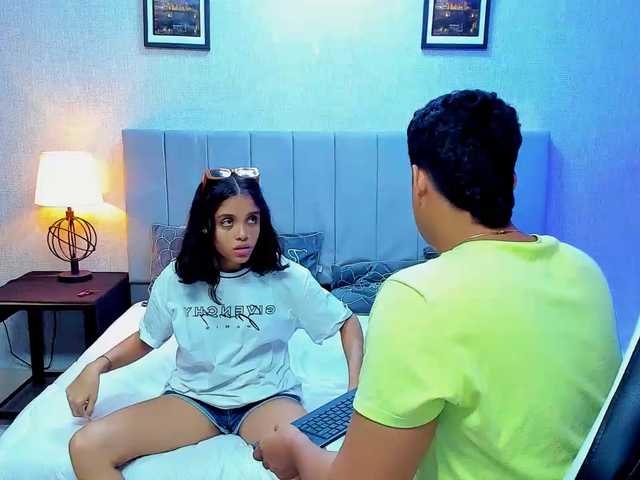 Live sex webcam photo for DomAndRose #275470556