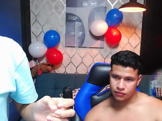 Live sex webcam photo for DomAndRose #275636389