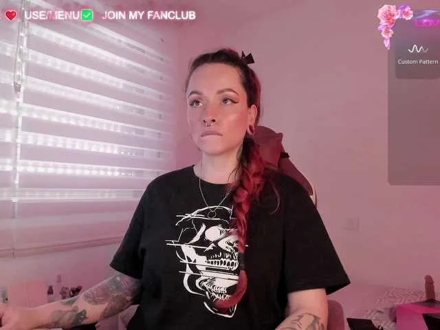 Live sex webcam photo for DominaDeivis #290541618