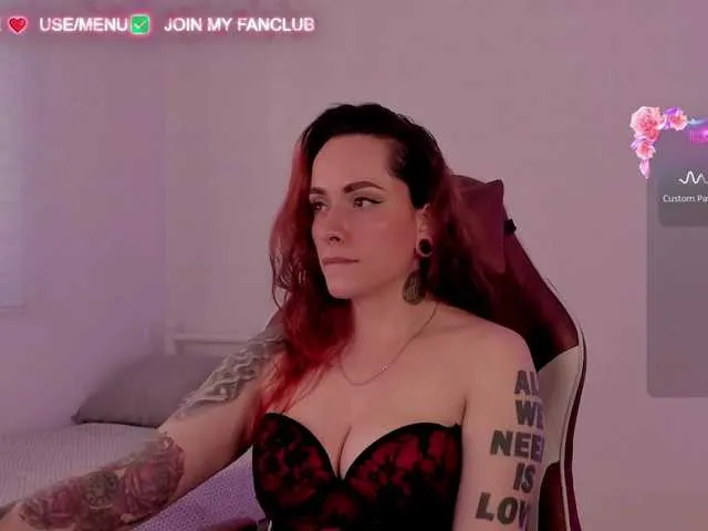 Live sex webcam photo for DominaDeivis #290846707