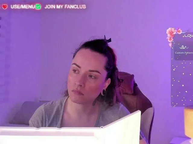 Live sex webcam photo for DominaDeivis #291075199