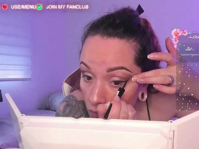 Live sex webcam photo for DominaDeivis #291172153