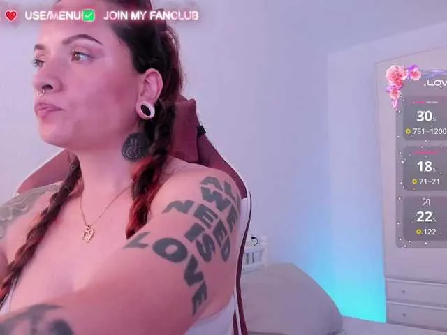 Live sex webcam photo for DominaDeivis #291465768
