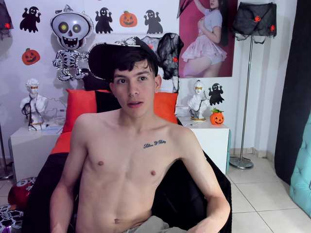 Live sex webcam photo for Dominic-Prince #276463140