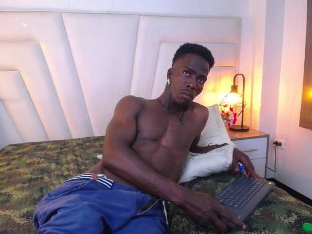 Live sex webcam photo for DominickBlack #277498510