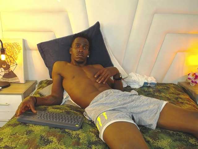 Live sex webcam photo for DominickBlack #277634682