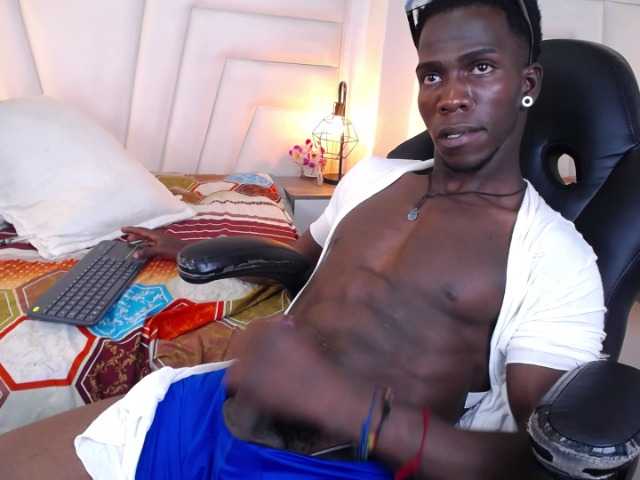 Live sex webcam photo for DominickBlack #277955160