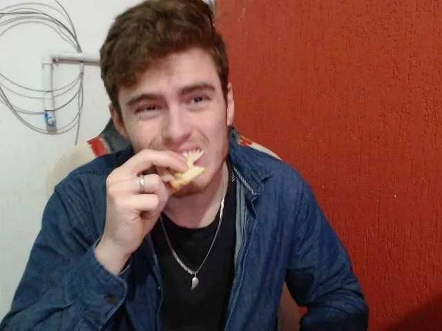 Live sex webcam photo for DonCarrasco #275551483