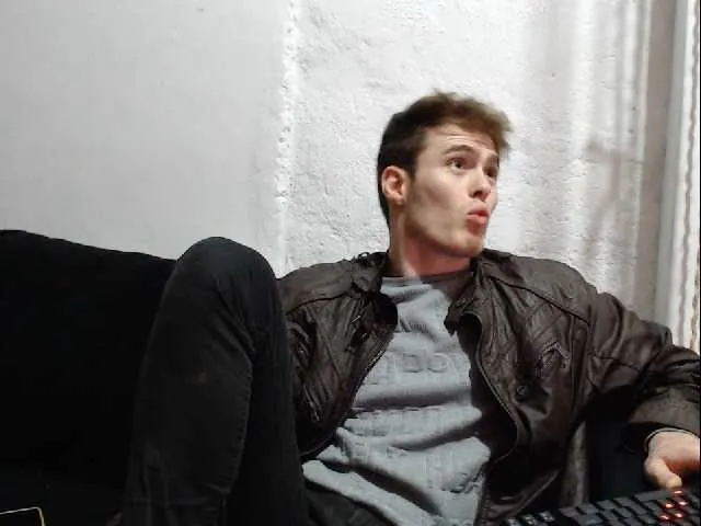 Live sex webcam photo for DonCarrasco #275645352