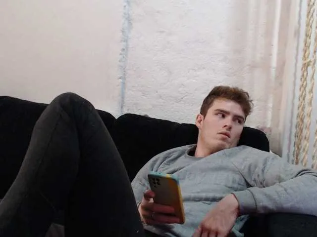 Live sex webcam photo for DonCarrasco #275656936