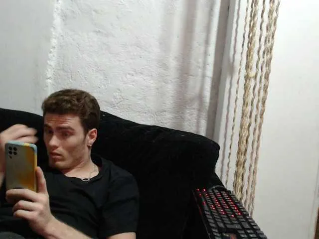 Live sex webcam photo for DonCarrasco #275694977