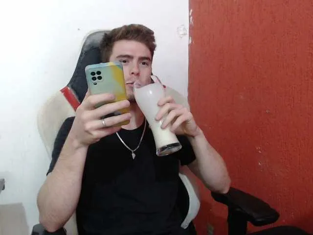 Live sex webcam photo for DonCarrasco #275708449