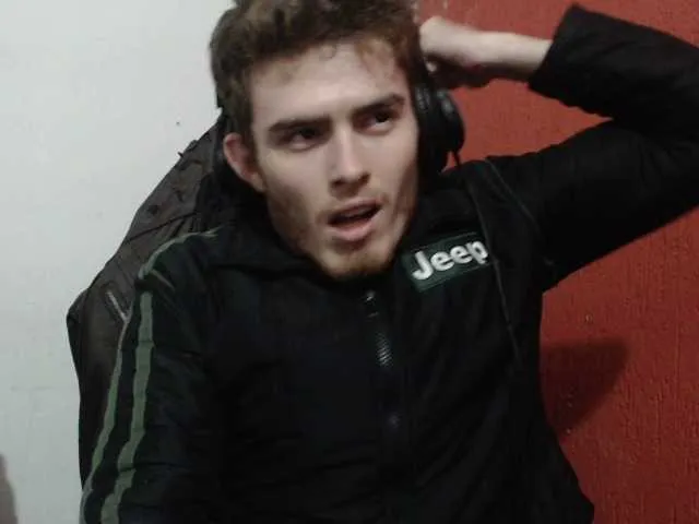 Live sex webcam photo for DonCarrasco #275927334