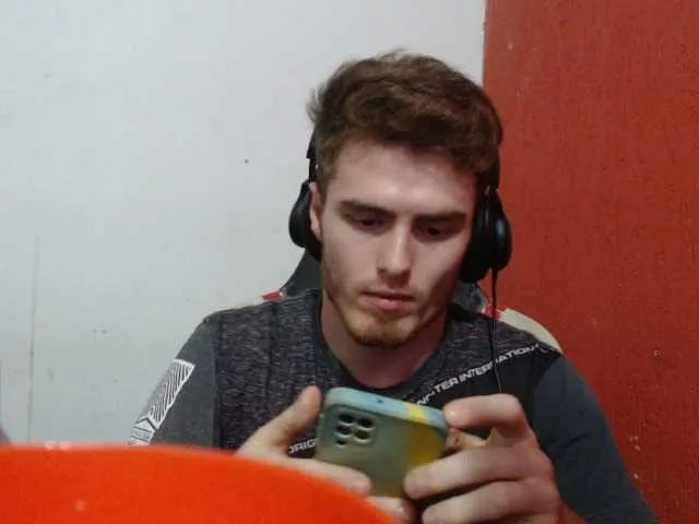 Live sex webcam photo for DonCarrasco #276188448