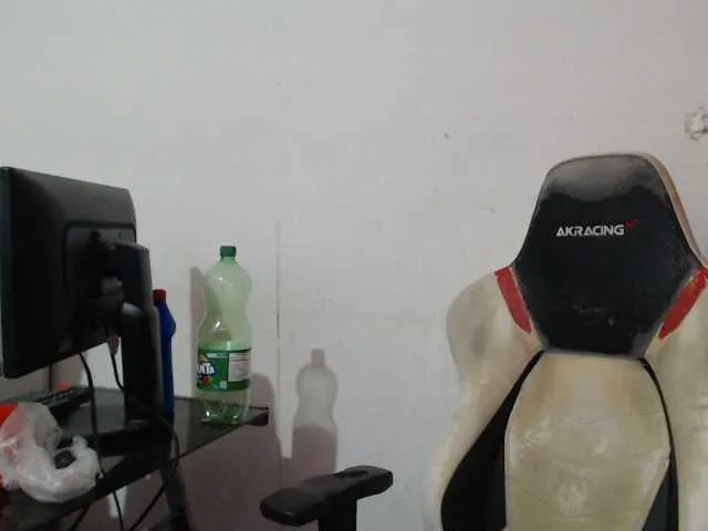 Live sex webcam photo for DonCarrasco #276748566