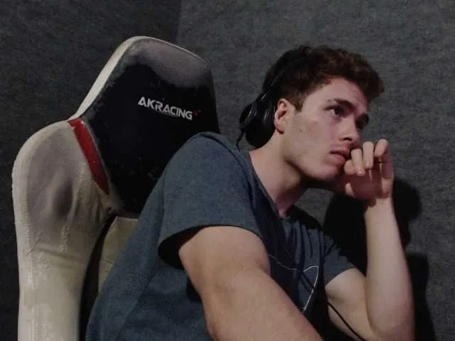 Live sex webcam photo for DonCarrasco #277642320