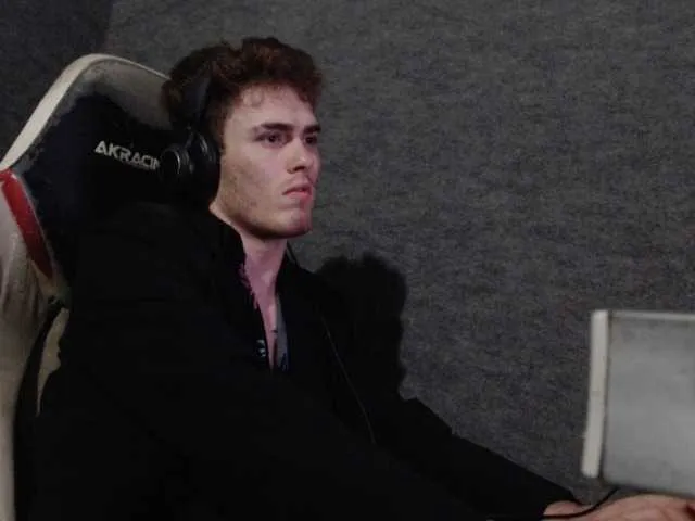 Live sex webcam photo for DonCarrasco #277669312