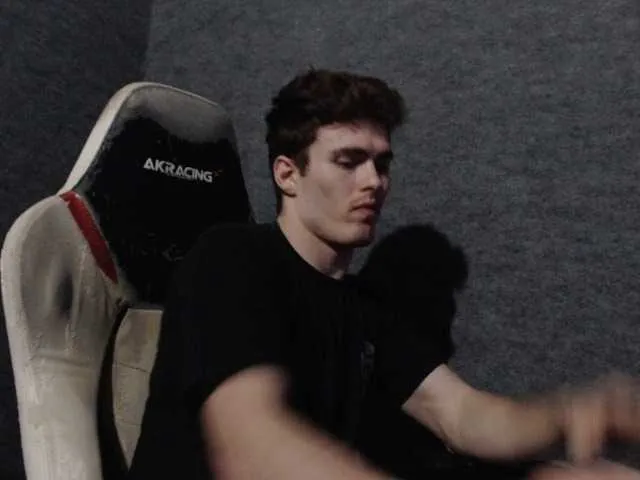 Live sex webcam photo for DonCarrasco #277774994