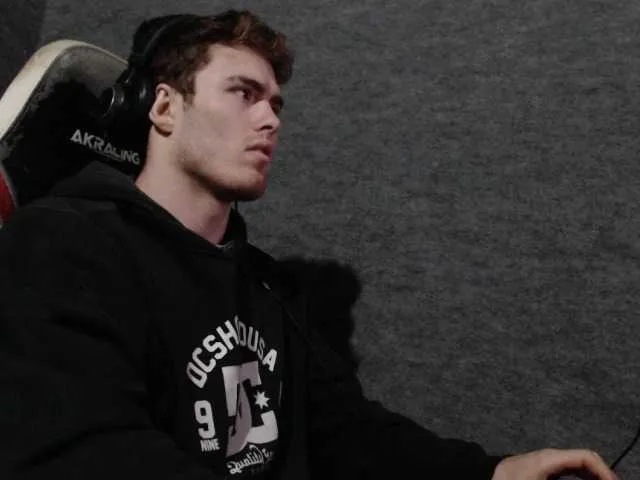 Live sex webcam photo for DonCarrasco #277993383