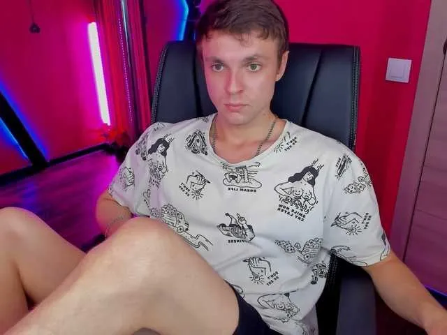 Live sex webcam photo for DonLear #275583818