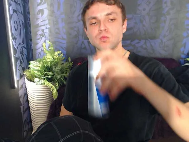 Live sex webcam photo for DonLear #275627118