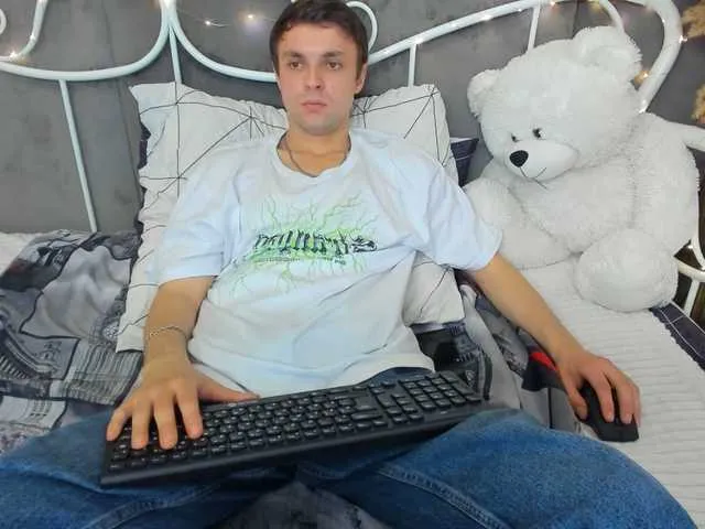 Live sex webcam photo for DonLear #275684991