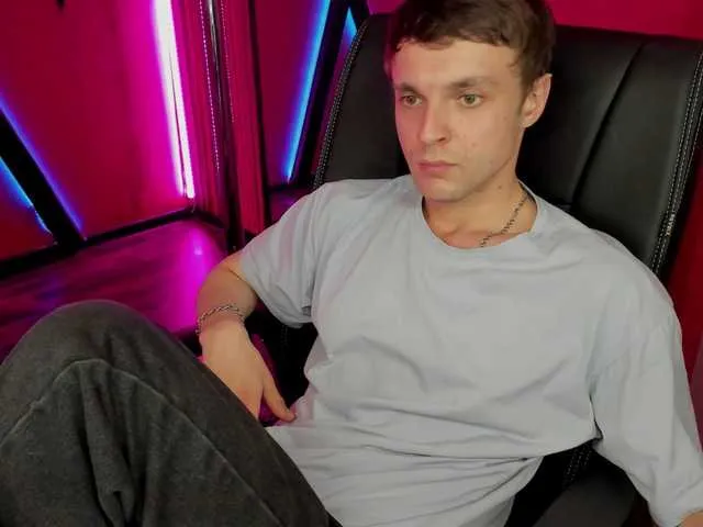 Live sex webcam photo for DonLear #276362976