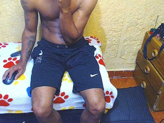 Live sex webcam photo for Donatello-69 #290449767