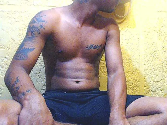Live sex webcam photo for Donatello-69 #290451450