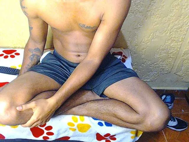 Live sex webcam photo for Donatello-69 #290541407