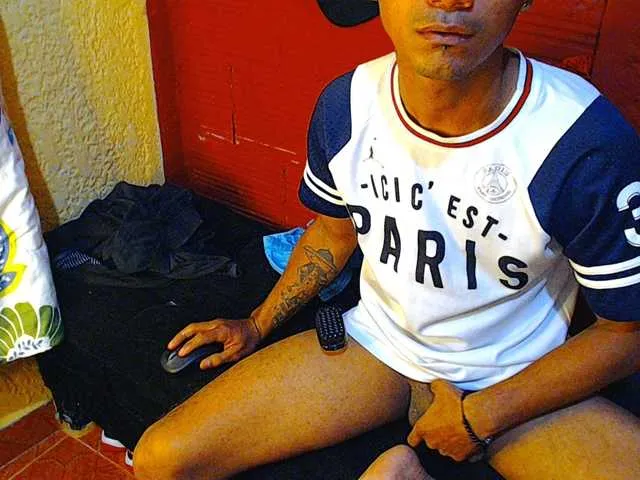 Live sex webcam photo for Donatello-69 #290677576