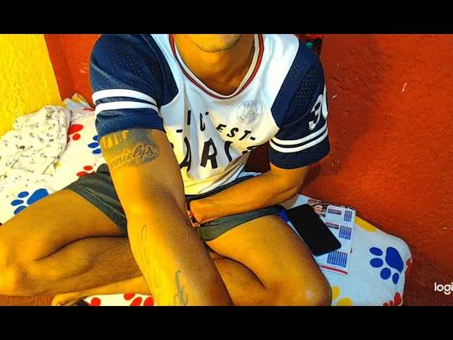 Live sex webcam photo for Donatello-69 #290744982