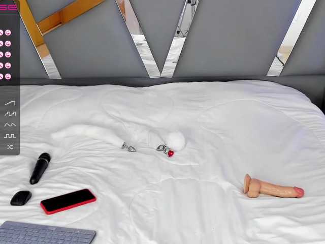 Live sex webcam photo for Donna-Milf #272870482