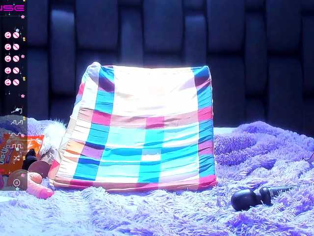 Live sex webcam photo for Donna-Milf #273280373