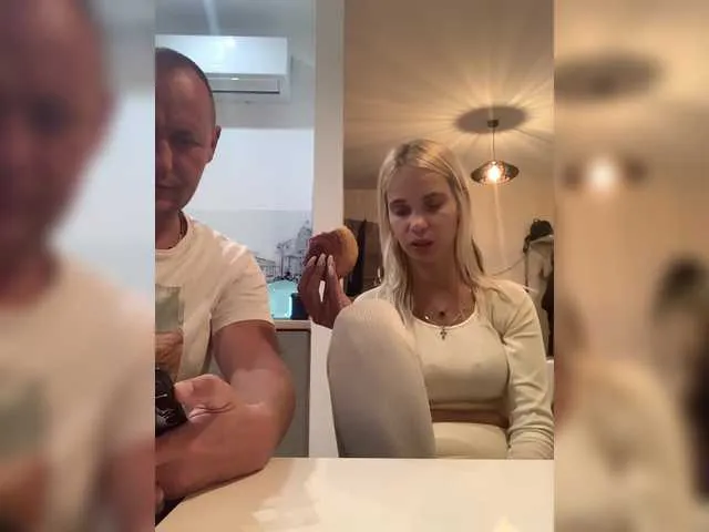 Live sex webcam photo for DonorDi #291895630