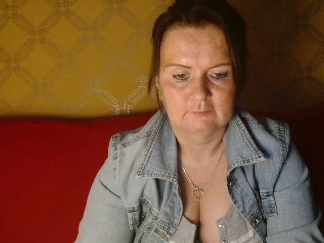 Live sex webcam photo for DoreenAlone #291037569