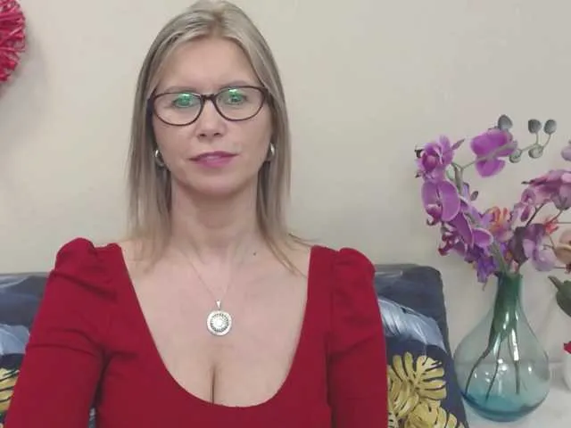 Live sex webcam photo for DoreenKiss #290846755