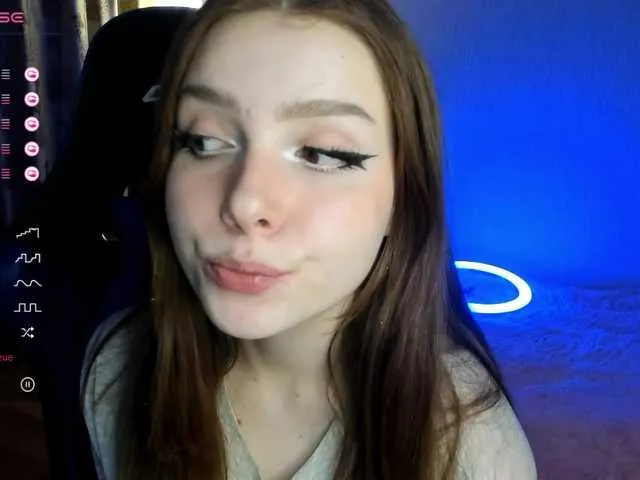 Live sex webcam photo for DoriDi #277210679