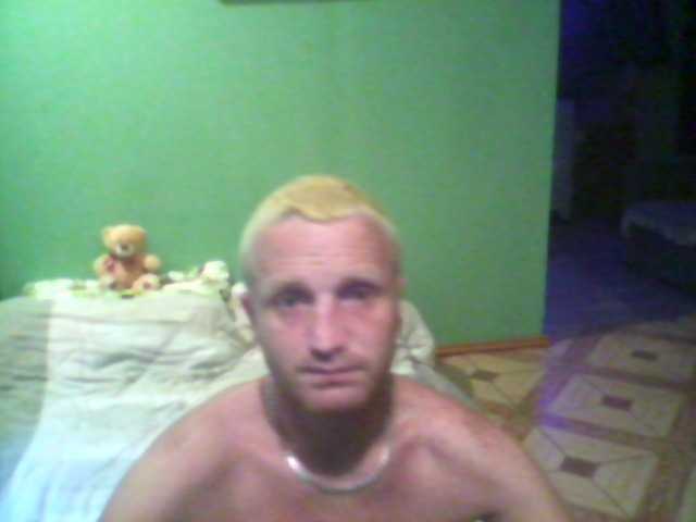 Live sex webcam photo for DoveLove37a #275951382