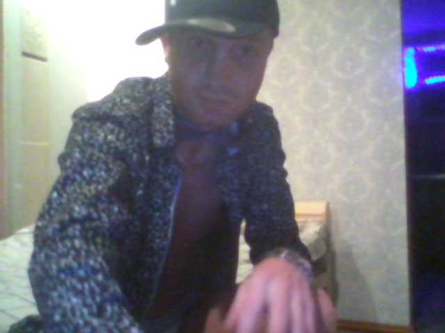 Live sex webcam photo for DoveLove37a #276768744