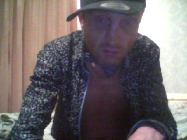 Live sex webcam photo for DoveLove37a #276776036