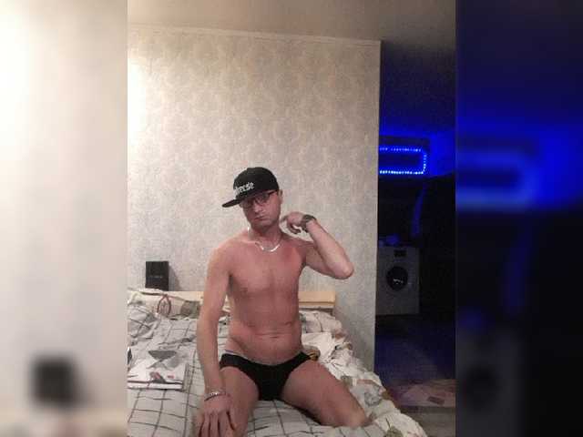 Live sex webcam photo for DoveLove37a #277350939