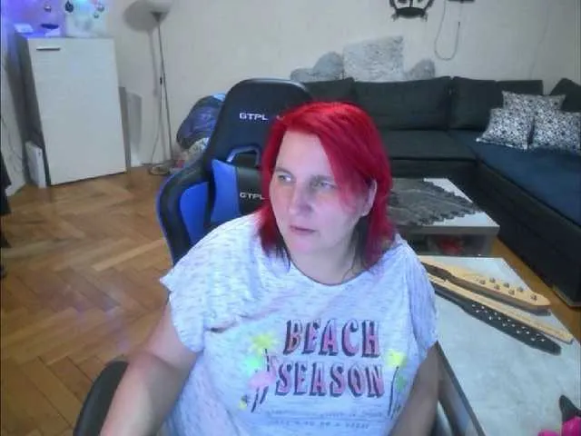 Live sex webcam photo for DrachenLady39 #271860628