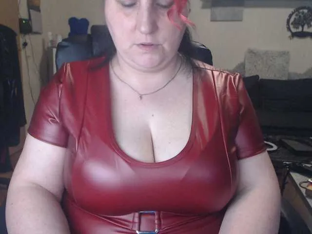 Live sex webcam photo for DrachenLady39 #271968590