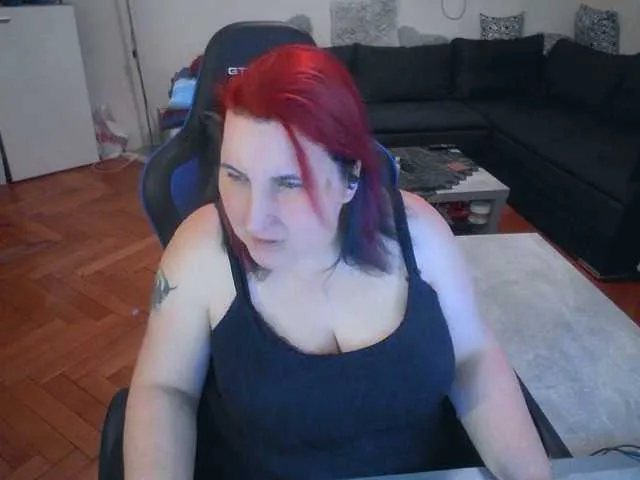Live sex webcam photo for DrachenLady39 #272178410