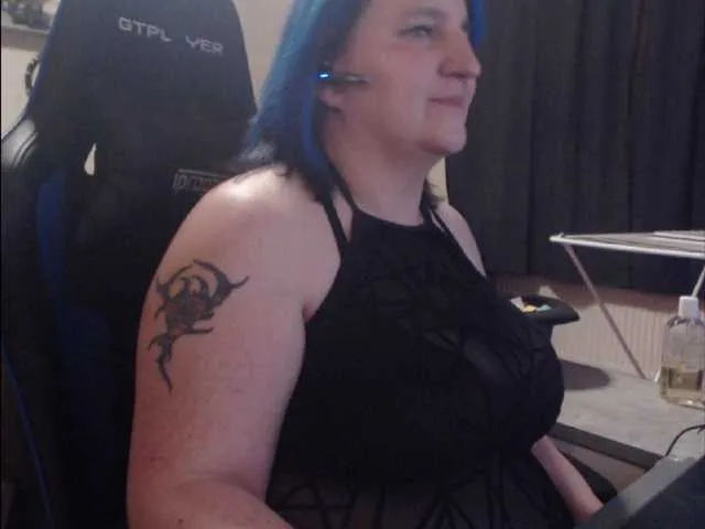 Live sex webcam photo for DrachenLady39 #272528955
