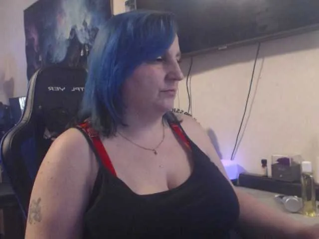 Live sex webcam photo for DrachenLady39 #272944264