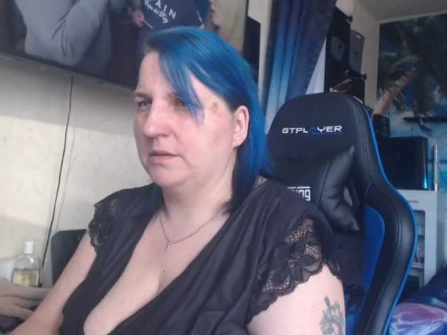 Live sex webcam photo for DrachenLady39 #273309600