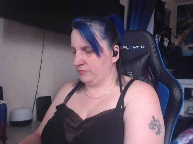Live sex webcam photo for DrachenLady39 #273330105