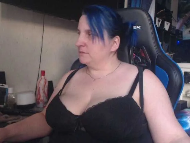 Live sex webcam photo for DrachenLady39 #273340044